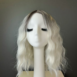 Synthetic Wig - Wavy Grey to Silver Gradient, Shoudler-Length - cngwigs
