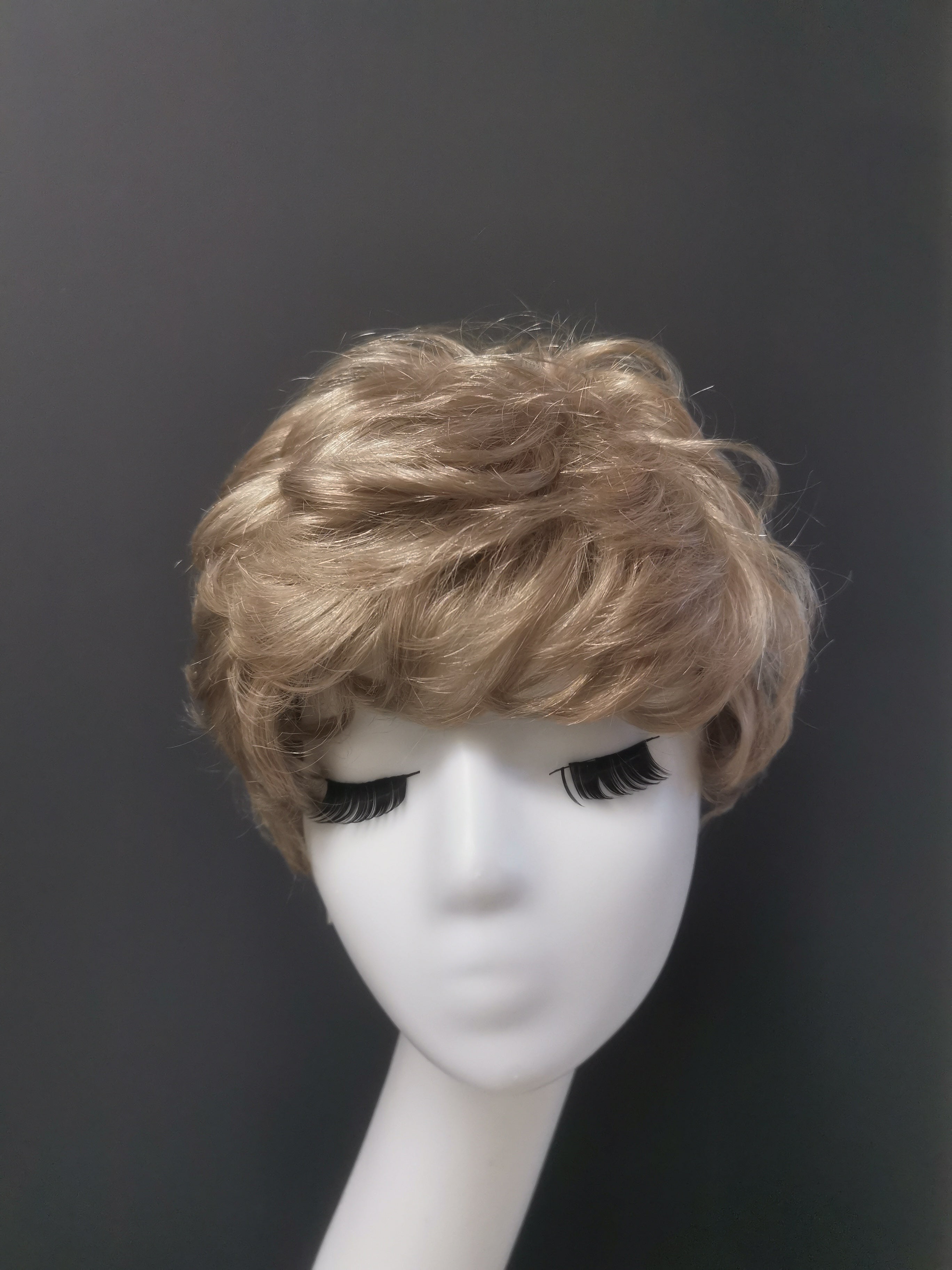 Real Human Hair Wig – Natural Wavy Blonde. Short - cngwigs