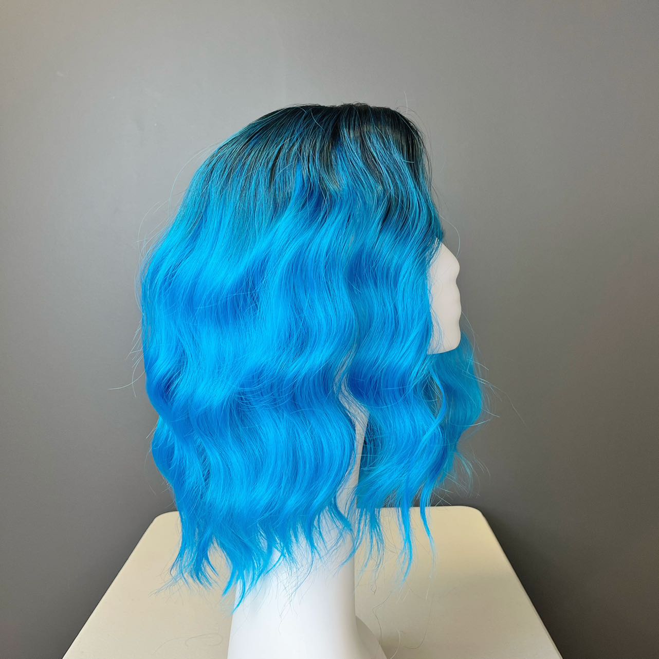 Synthetic Wig - Wavy Black to Blue Gradient, Shoulder-Length - cngwigs
