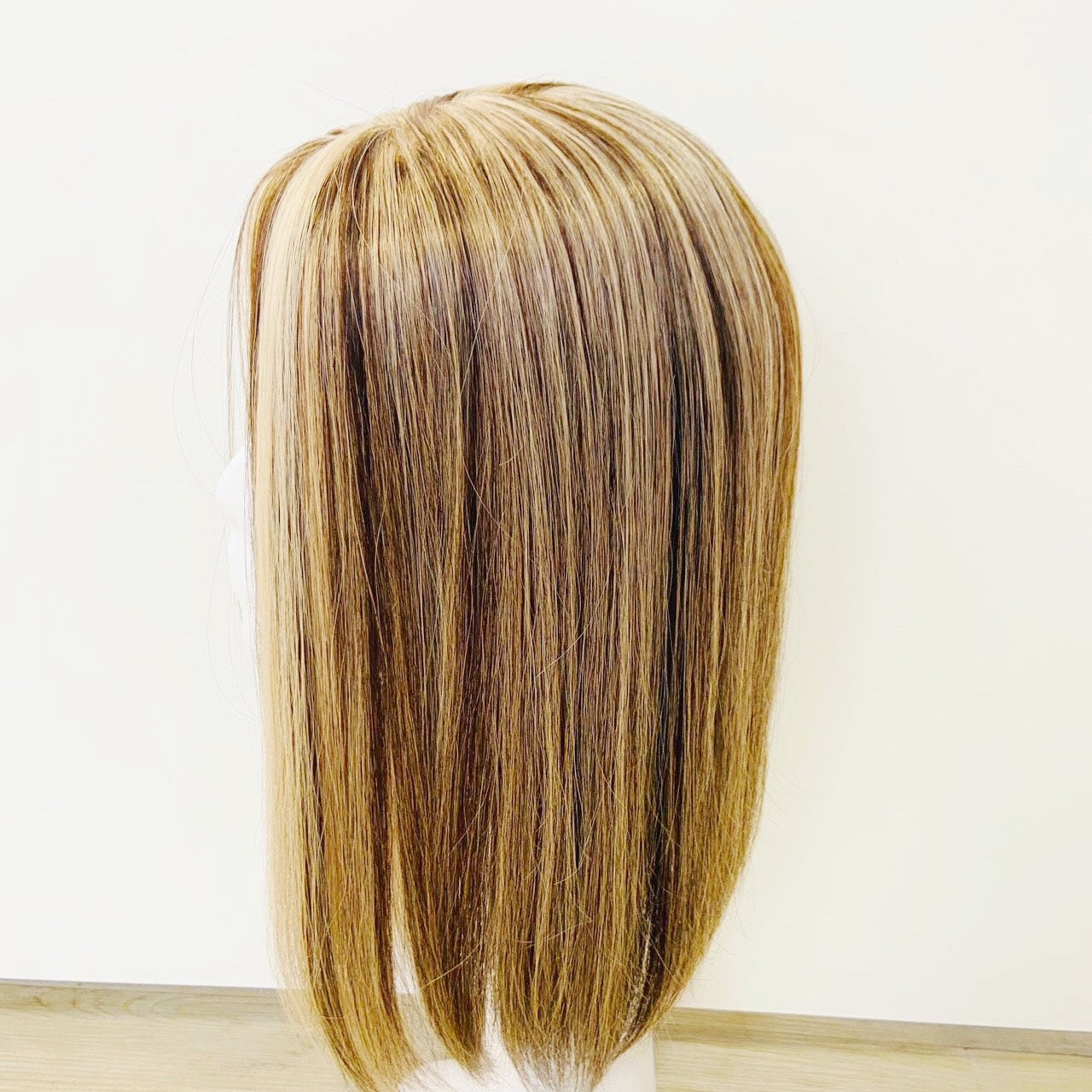 Blonde Wig – Natrual Straight Blonde with Highlights, Shoulder-Length - cngwigs